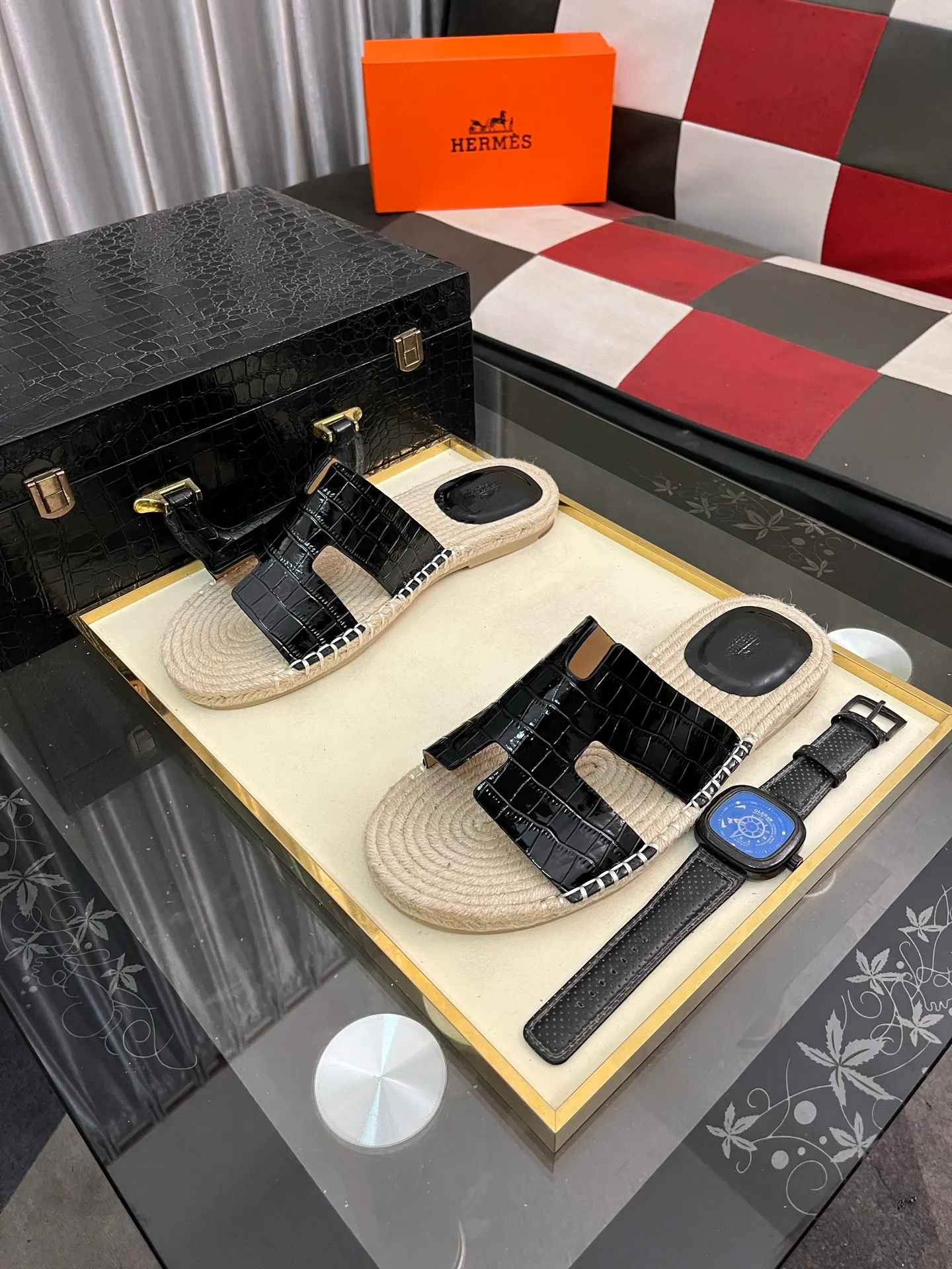 Men's shoes 💰340⌚️⌚️《HERMES》Hermes 💁♂️Men's casual slippers, compare the quality at the counter🧚🏿♂️ The upper layer has a stone pattern with clear texture, showing high-end, high-end, comfortable to wear and versatile. Purely hand-pulled, raw rubber breathable outsole, breathable and comfortable lambskin lining, 100% comfortable density, original rubber outsole wear-resistant code number 38-44. Can be customized 45-46-47
